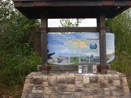 Kiosk at trail entrance – refuge and wildlife information – maps and brochures Kiosk at trail entrance – refuge and wildlife information – maps and brochures